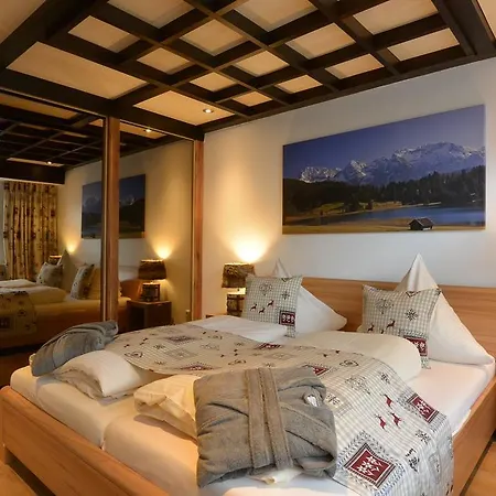 Ferienwohnung Linderspitzblick Миттенвальд Номер фото